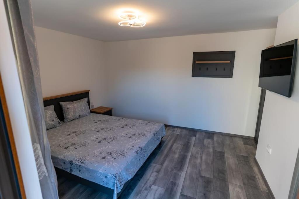 La Bebe 3 Apartman Vajdahunyad Kültér fotó